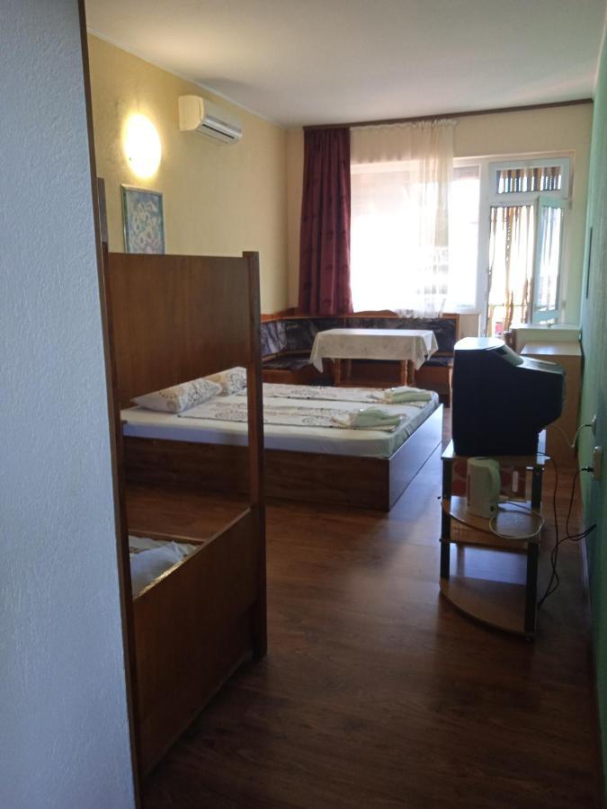 Стаи За Гости Нептун Tsarevo Bagian luar foto